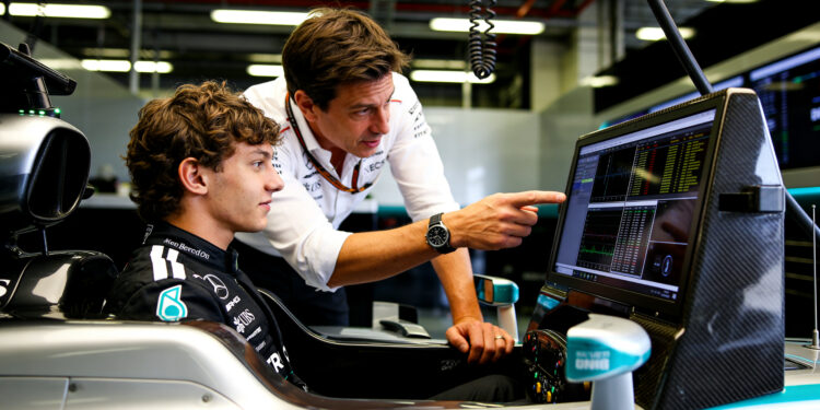 bono loodst antonelli naar historische f1 seizoens