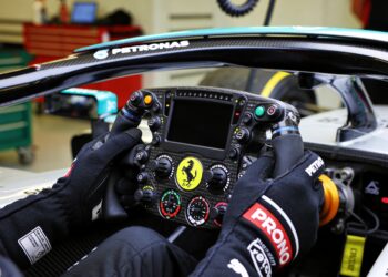 bottas penalty in miami blootgelegd stuurwielprobl