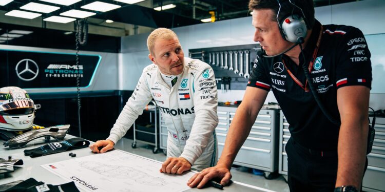 bottas wijst naar cadillac auto was niet 100 proce