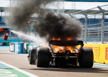 brand in audi van hulkenberg verpest sprintrace in