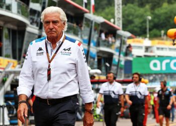 briatore speculeert op stoelendans bij mercedes do