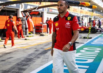 brundle onthult hamilton heeft contractoptie voor