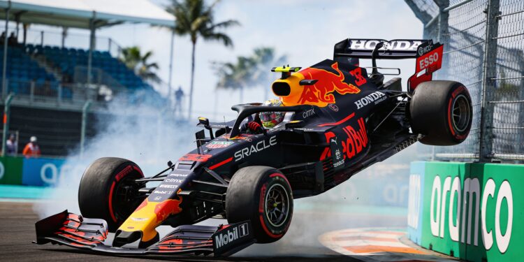 brundle prijst geniale actie van verstappen na zel