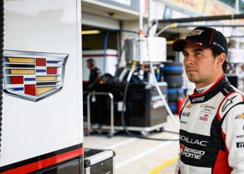 cadillac prijst impact perez na moedige f1 terugke