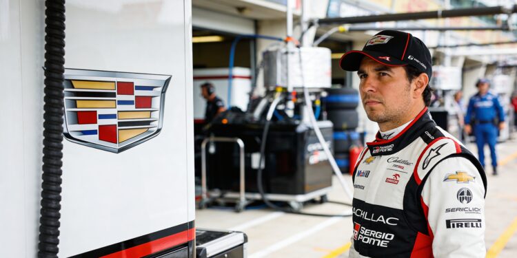 cadillac prijst impact perez na moedige f1 terugke