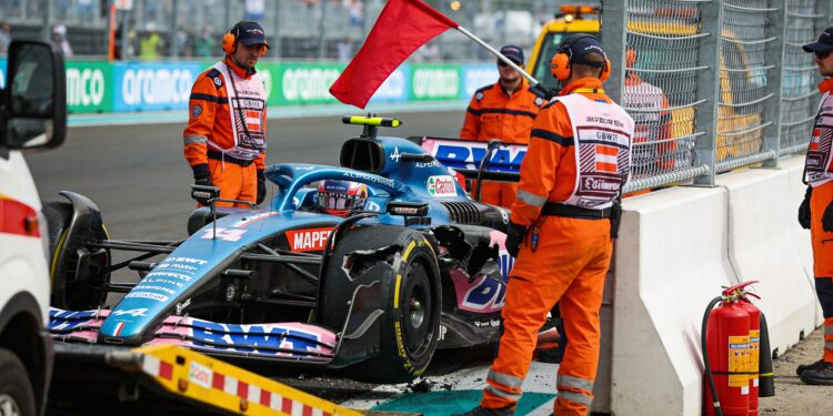 Chaos in Canada: Drie rode vlaggen en crashes voor Albon en Ocon 1 chaos in canada drie rode vlaggen en crashes voor