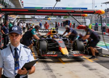 chaos in canada vier coureurs naar de pitlane voor