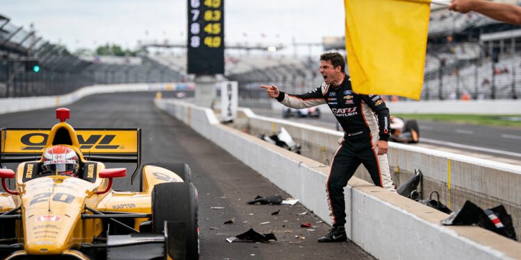 Chaos in Indy 500: Legge crasht, Carpenter woedend op Sato 1 chaos in indy 500 legge crasht carpenter woedend o