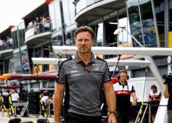 christian horner terug in f1 paddock spanningen bi