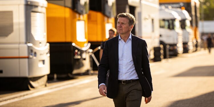 christian horner verkent f1 opties na publieke com