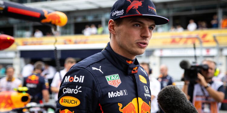 Debat over kunstmatige F1: Verstappen en Domenicali botsen 1 debat over kunstmatige f1 verstappen en domenicali