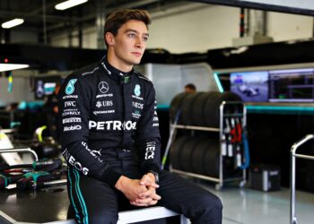 druk op russell neemt toe hij moet antonelli een h