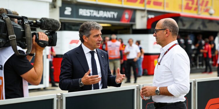 f1 en sky bevestigen nieuwe tv deal van 1 miljard