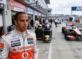 f1 historie hamiltons bizarre rol als griekse god