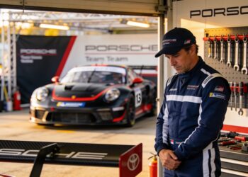 f1 kampioen villeneuve maakt rentree in porsche su