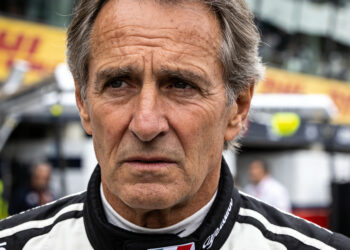 f1 legende alain prost 71 gewond bij gewapende ove