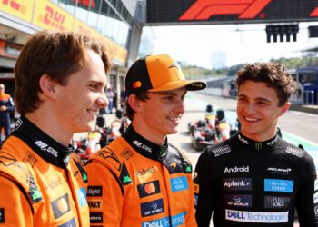 f1 sterren keren terug naar natuurlijke habitat op