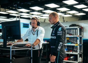 f1 terug in miami verrassende leider antonelli dir