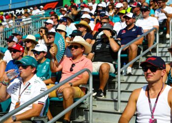 fans in miami gewaarschuwd voor extreme hitte en v