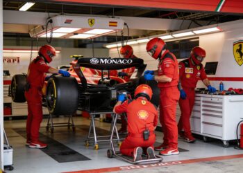 ferrari getipt als favoriet in monaco door unieke