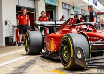 ferrari op de bon in miami leclerc te snel in pitl