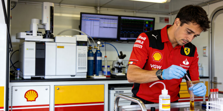 Ferrari's geheime wapen: Shell's mobiele lab cruciaal in Canada 1 ferraris geheime wapen shells mobiele lab cruciaal