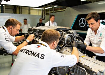 fia motorwijziging voor 2027 kan mercedes straffen