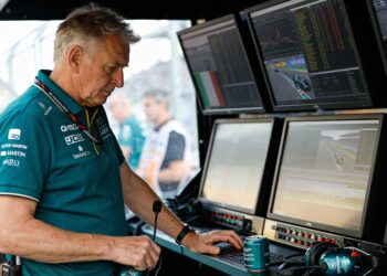 geruchten positie newey als teambaas aston martin