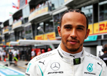 hamilton bevestigt ferrari contract tot en met 202