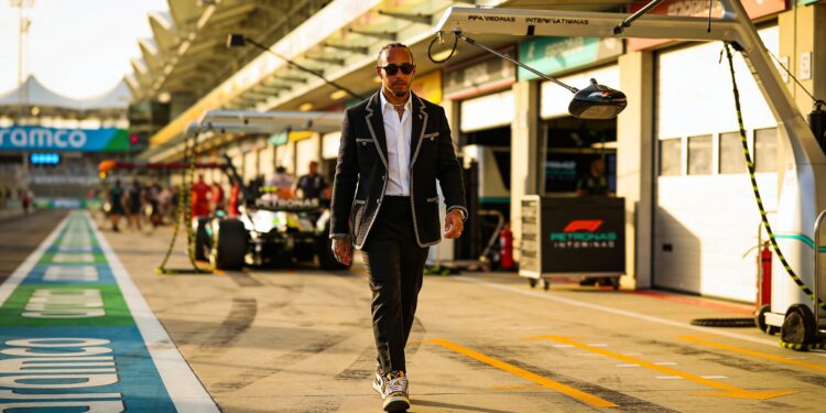hamilton brengt ode aan miami met spectaculaire gt