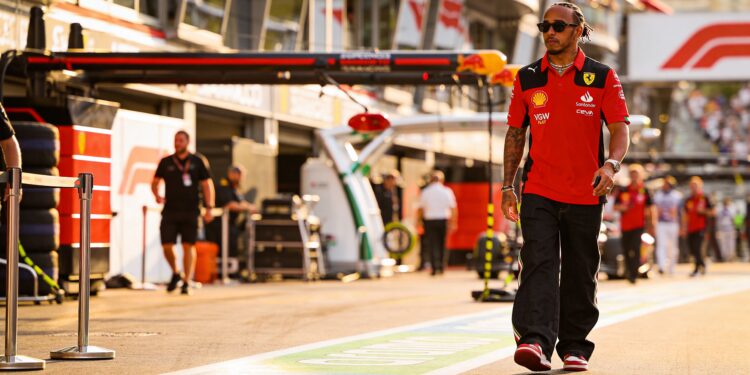 hamilton dicht bij eerste ferrari zege bookmakers