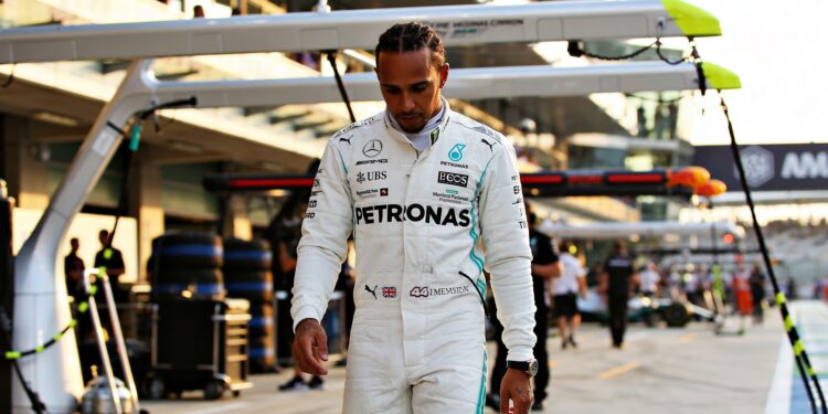 hamilton eert roscoe met unieke donatie aan silver