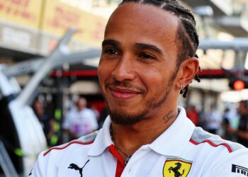 hamilton familie viert dubbel succes op en naast f