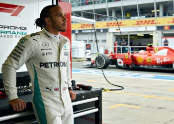 hamilton gooit voorbereiding op canada gp drastisc