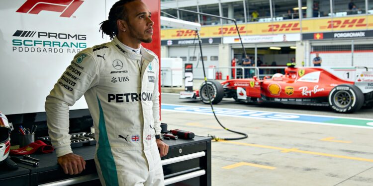 hamilton gooit voorbereiding op canada gp drastisc