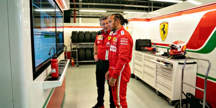 hamilton onderzocht na incident in slotfase sprint