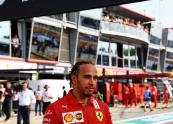 hamilton overtuigd ferrari kan dit seizoen de snel