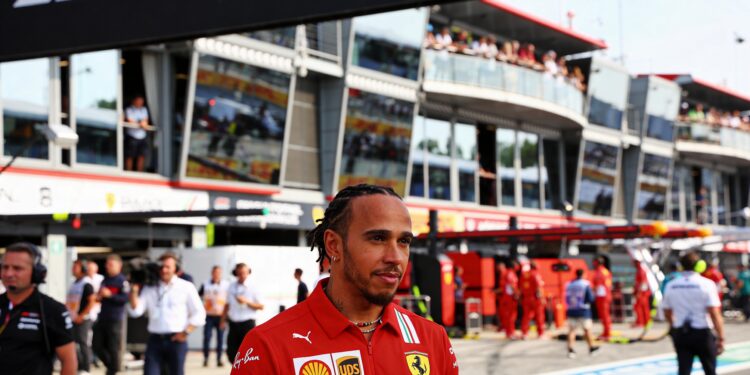 hamilton overtuigd ferrari kan dit seizoen de snel
