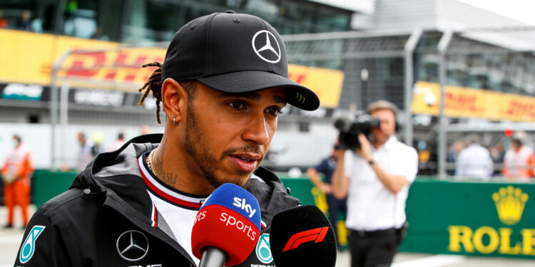 hamilton uit felle kritiek op pirellis regenbanden