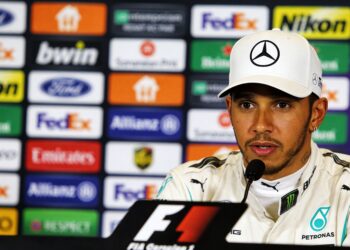 hamilton verrast met hard oordeel over jacques vil