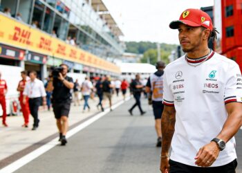 hamilton voedt speculatie na familiediner met kard