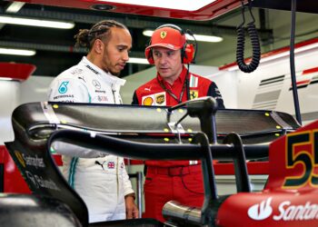 hamilton wil onderzoek ferrari naar voorvleugel co