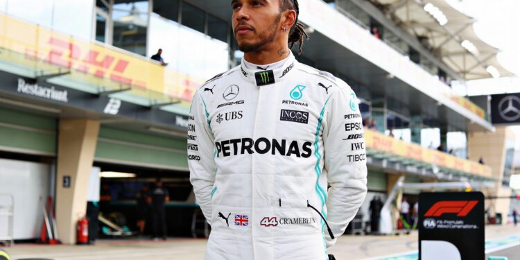 hamiltons filmrol levert mercedes blijvend voordee