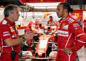 hamiltons gewaagde aanpak bij ferrari werpt vrucht