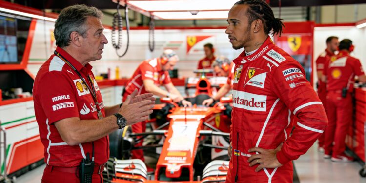 Hamiltons gewaagde aanpak bij Ferrari werpt vruchten af 1 hamiltons gewaagde aanpak bij ferrari werpt vrucht