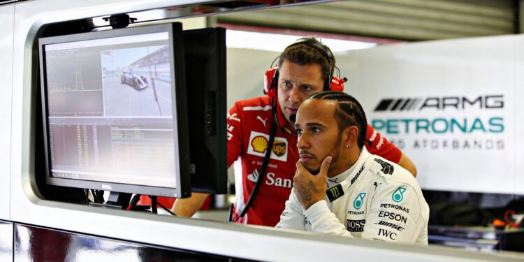 hamiltons succes zonder simulator is zorgwekkend v