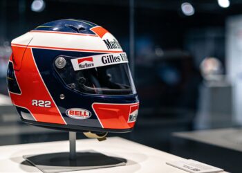 helm gilles villeneuve breekt record met verkoop v