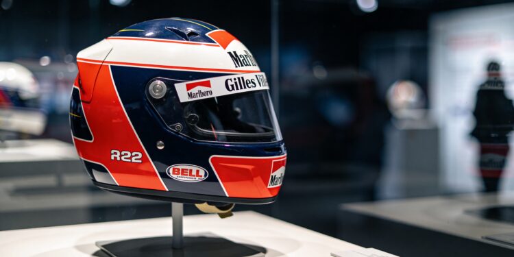helm gilles villeneuve breekt record met verkoop v