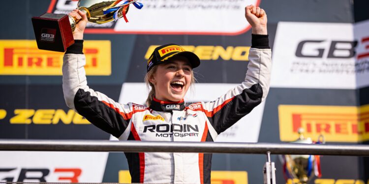 historische gb3 zege voor abbi pulling op spa