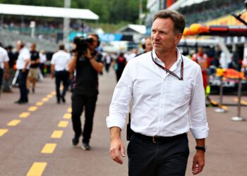 horner zorgt voor ophef met vergelijking verstappe